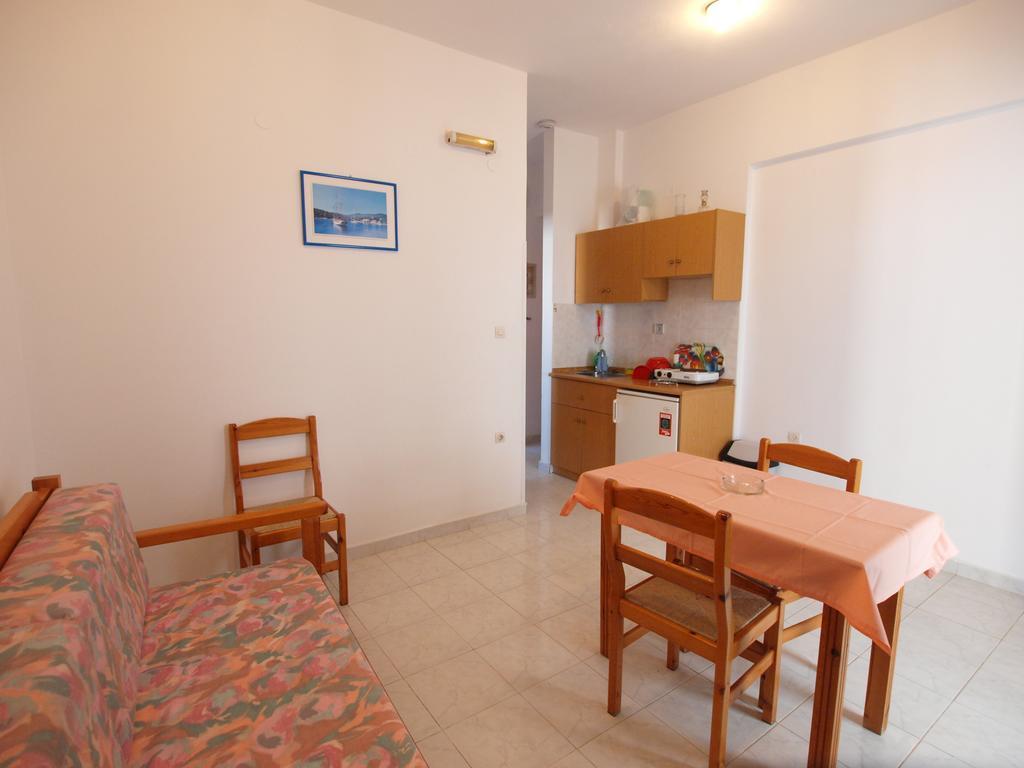 Irini Apartments Platanés Værelse billede