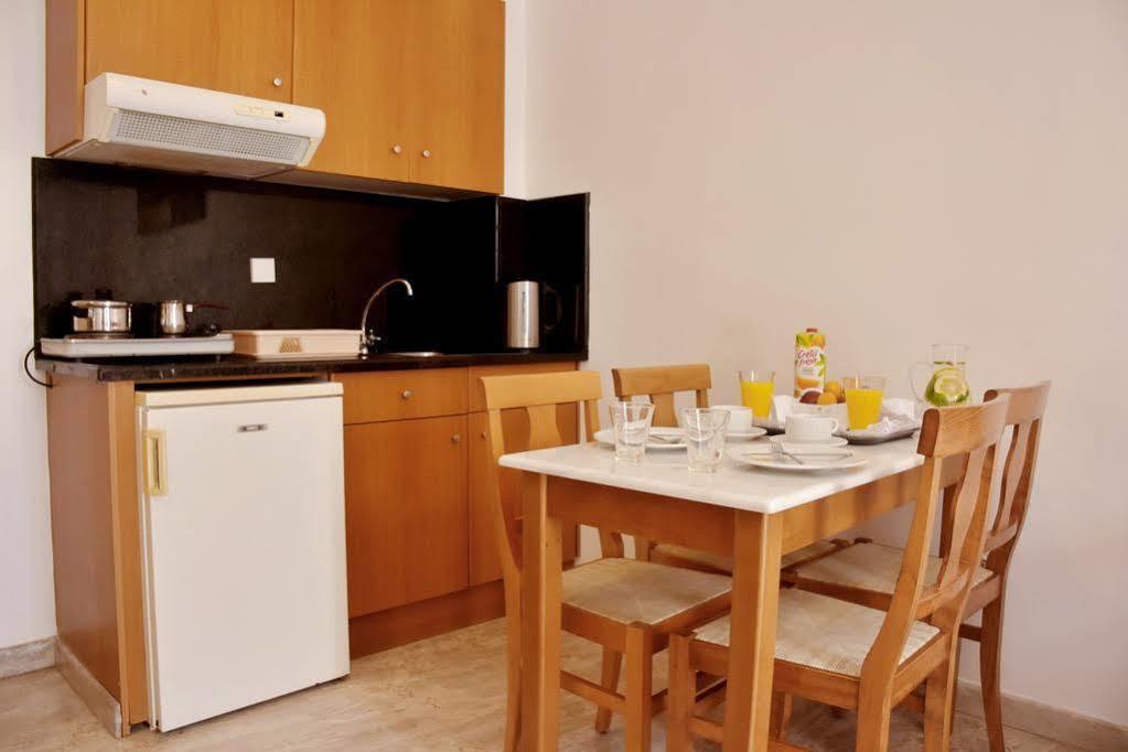 Irini Apartments Platanés Eksteriør billede